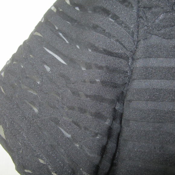Zacks Black Top - Two Layered - Picture 3 of 5